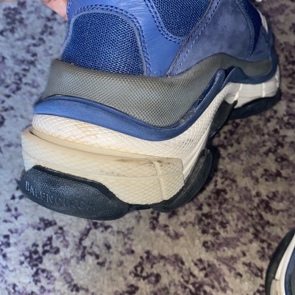 Balenciaga - Picture 3 of 8